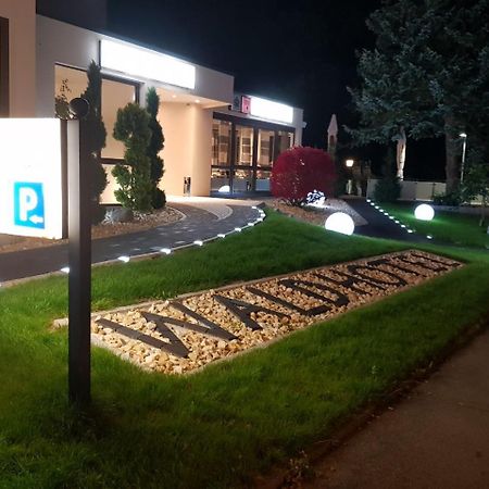 Waldhotel Sindelfingen Am Eichholz Bagian luar foto