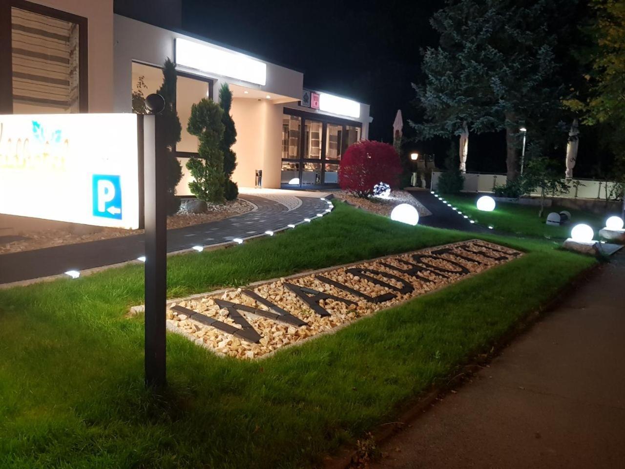 Waldhotel Sindelfingen Am Eichholz Bagian luar foto