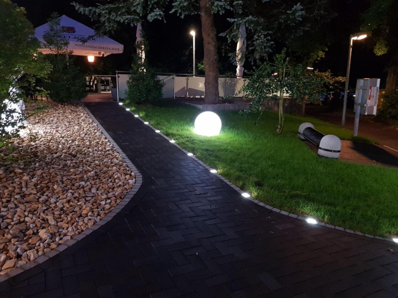 Waldhotel Sindelfingen Am Eichholz Bagian luar foto