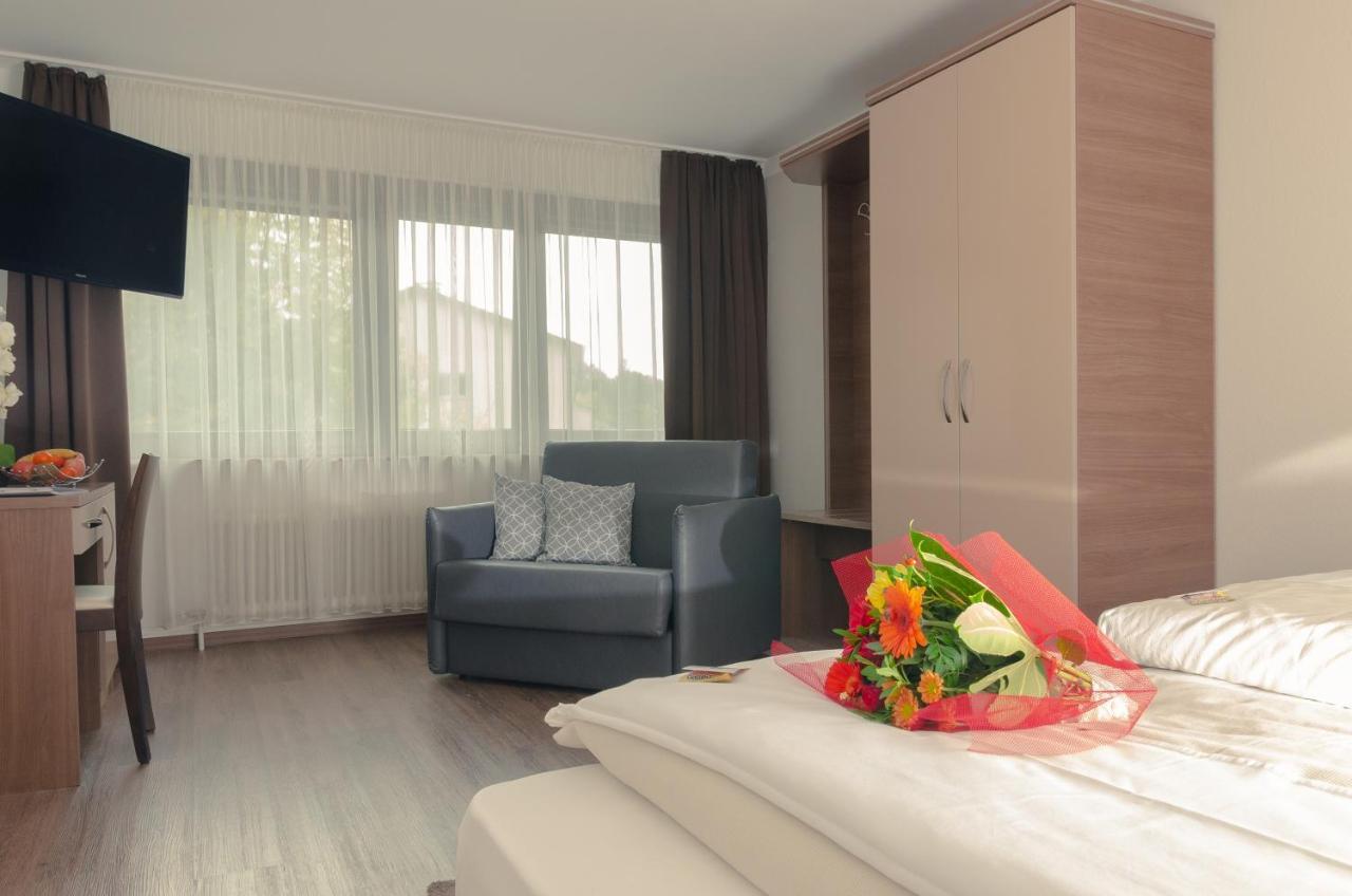 Waldhotel Sindelfingen Am Eichholz Bagian luar foto