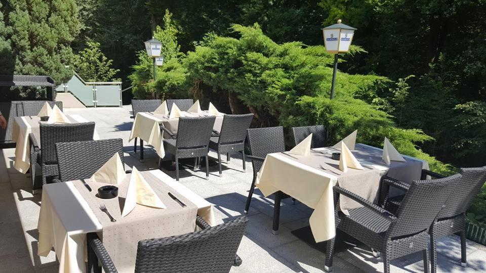 Waldhotel Sindelfingen Am Eichholz Bagian luar foto