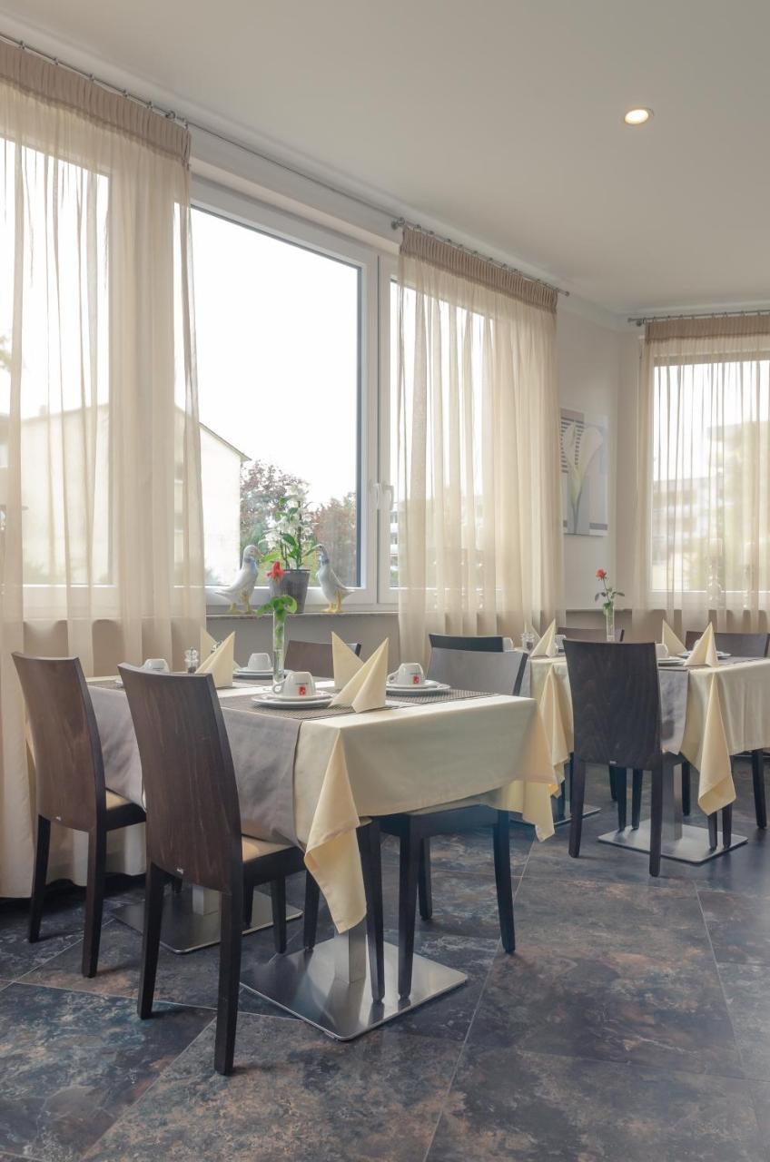 Waldhotel Sindelfingen Am Eichholz Bagian luar foto