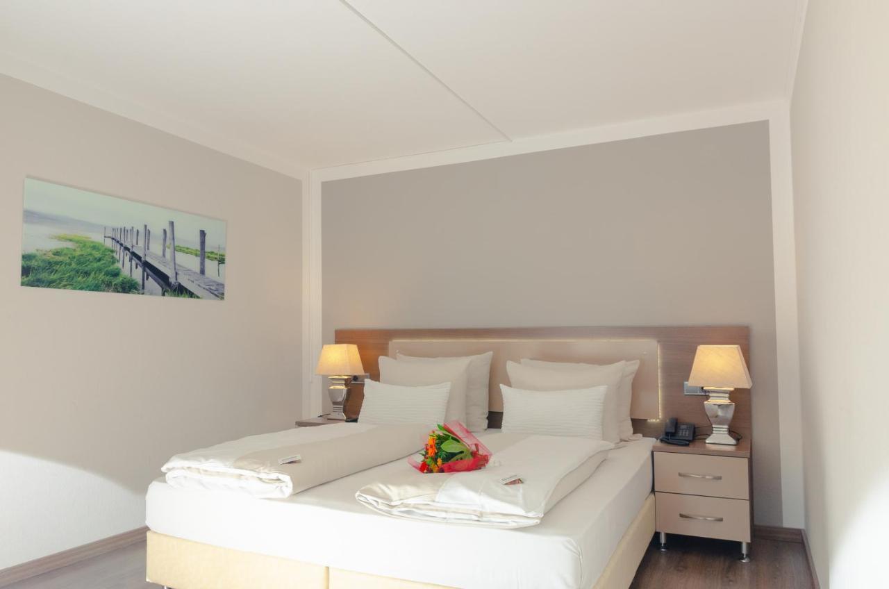 Waldhotel Sindelfingen Am Eichholz Bagian luar foto