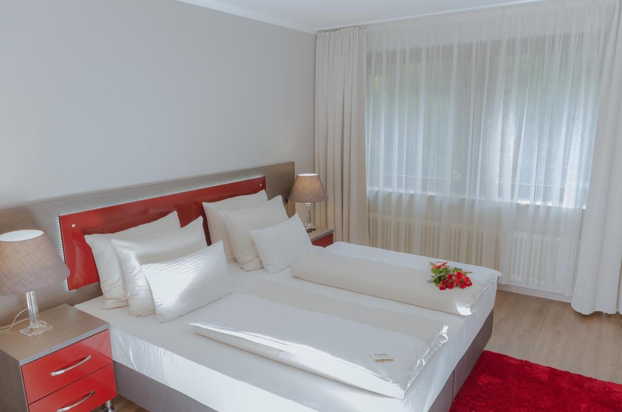 Waldhotel Sindelfingen Am Eichholz Bagian luar foto